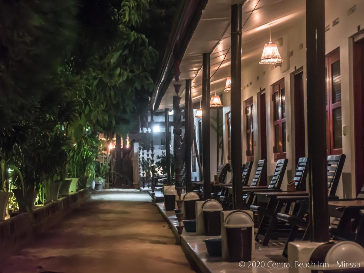 Central Beach Inn Mirissa Exterior foto
