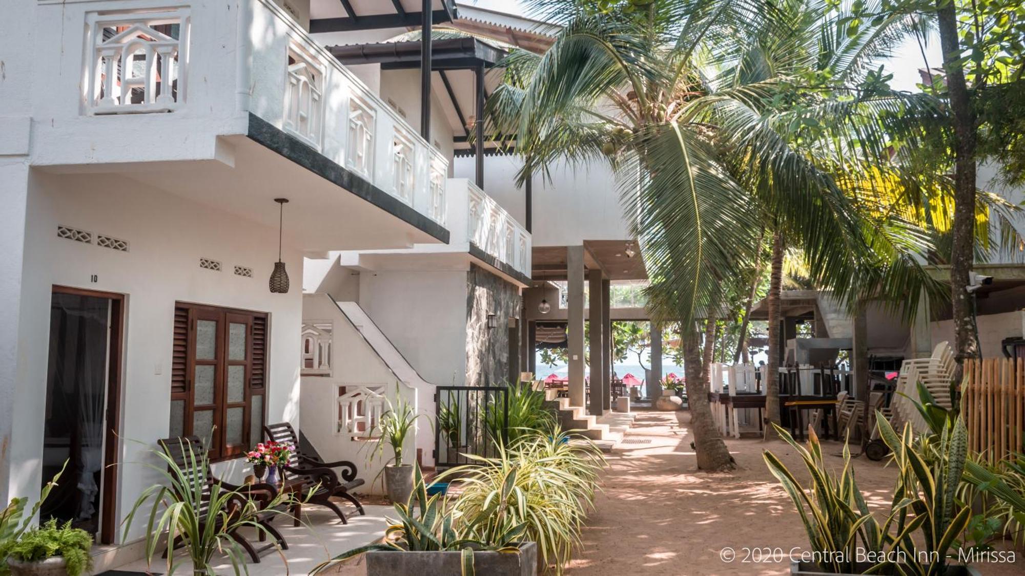 Central Beach Inn Mirissa Exterior foto