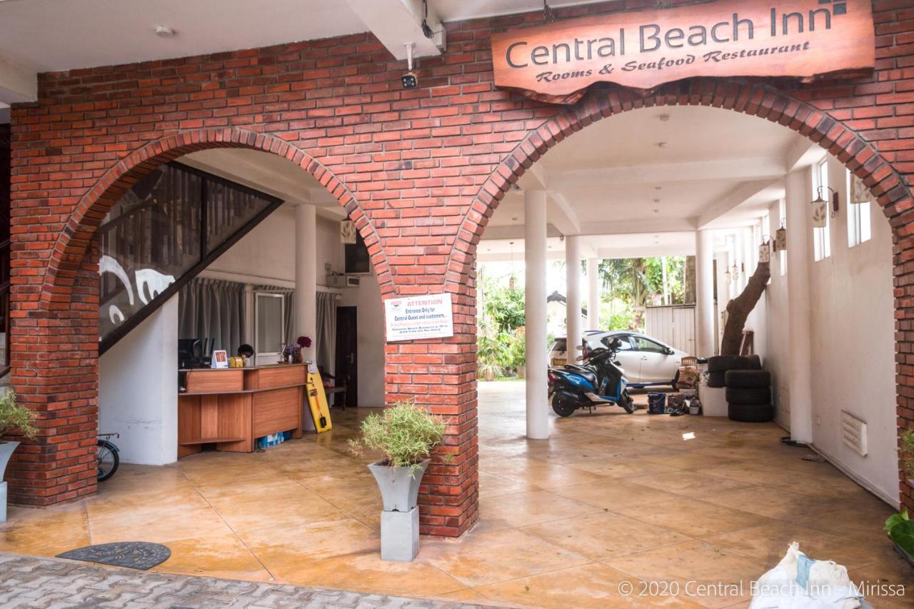 Central Beach Inn Mirissa Exterior foto